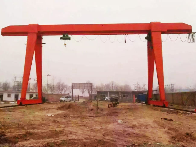 全包式門式起重機